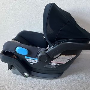 Uppababy Mesa With Base